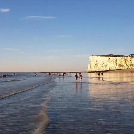 Lucien , Moderne , Plage, Parking Gratuit Mers-les-Bains